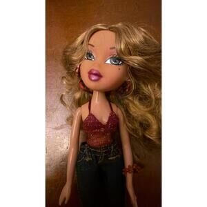Bratz Step Out! Yasmin 5th Anniversary Special Edition Doll